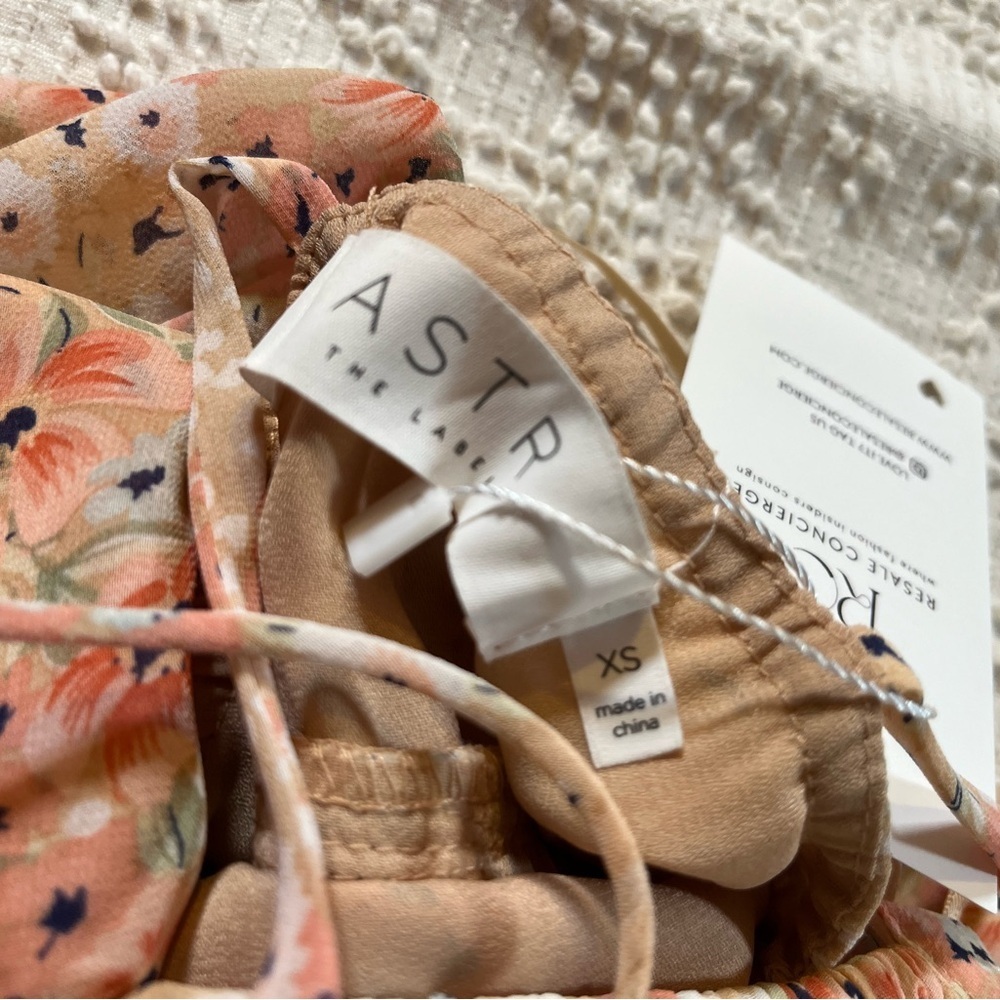 Astr Floral Print Maxi Dress in Peach and Cream - Picture 4 of 6